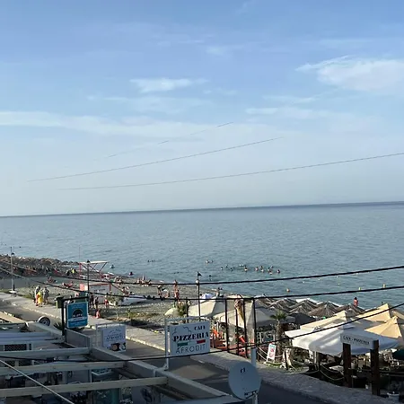 Dafni Seaside Hotell *