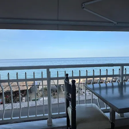 Dafni Seaside Hotell *